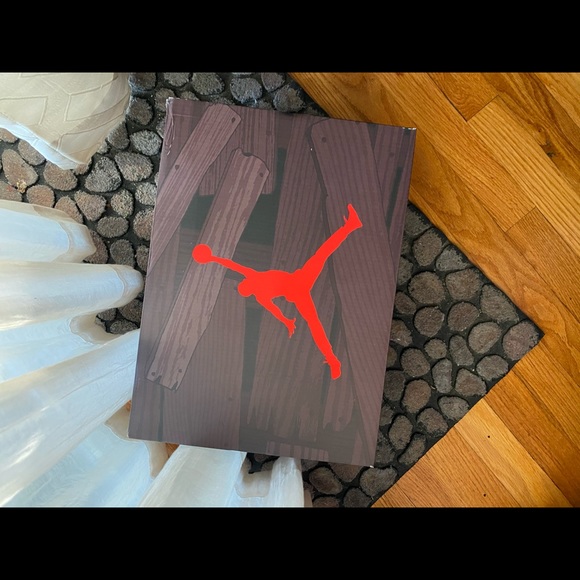 Jordan 5 Raging Bulls 🔥CONFIRMD🔥 size 5 and 3.5 - Picture 8 of 9